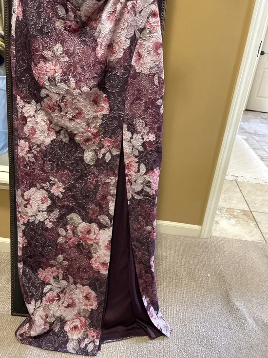 Beautiful party wear long dress - Picture 3 of 7